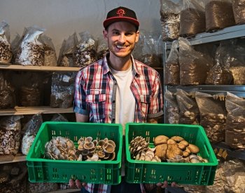 Za covidu začal pěstovat houby v garáži v Brně, poptávka stále roste