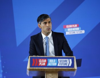 Sunak slíbil snížení daní i imigrace, snaží se odvrátit volební debakl