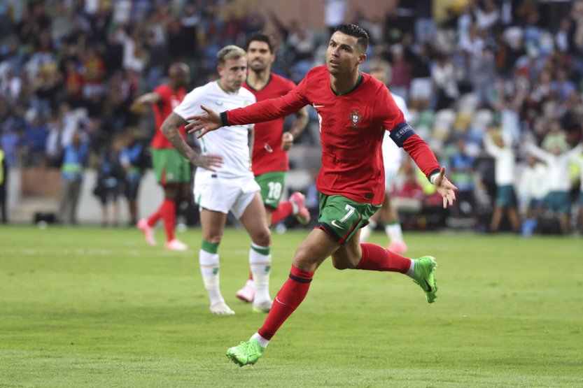 Portugalští fotbalisté i díky dvěma gólům Ronalda porazili doma Irsko