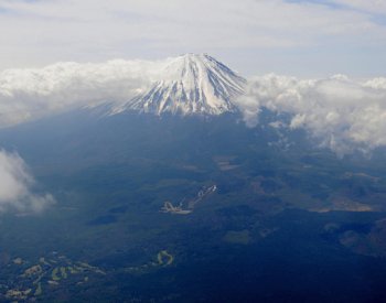 Tokio zbourá luxusní desetipatrovou budovu, blokuje výhled na horu Fudži