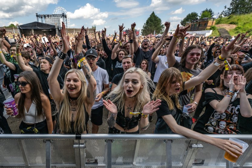 Příjezd lidí na Rock for People problémy v dopravě v Hradci Králové neudělal