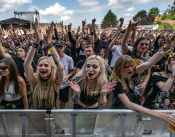 Příjezd lidí na Rock for People problémy v dopravě v Hradci Králové neudělal