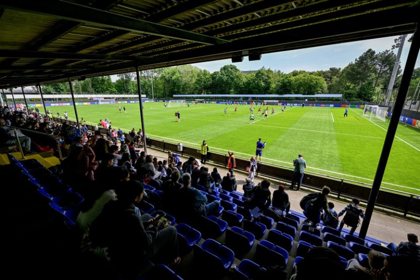 Fotbaloví reprezentanti si užili vyprodaný trénink, k týmu se vrátil Krejčí