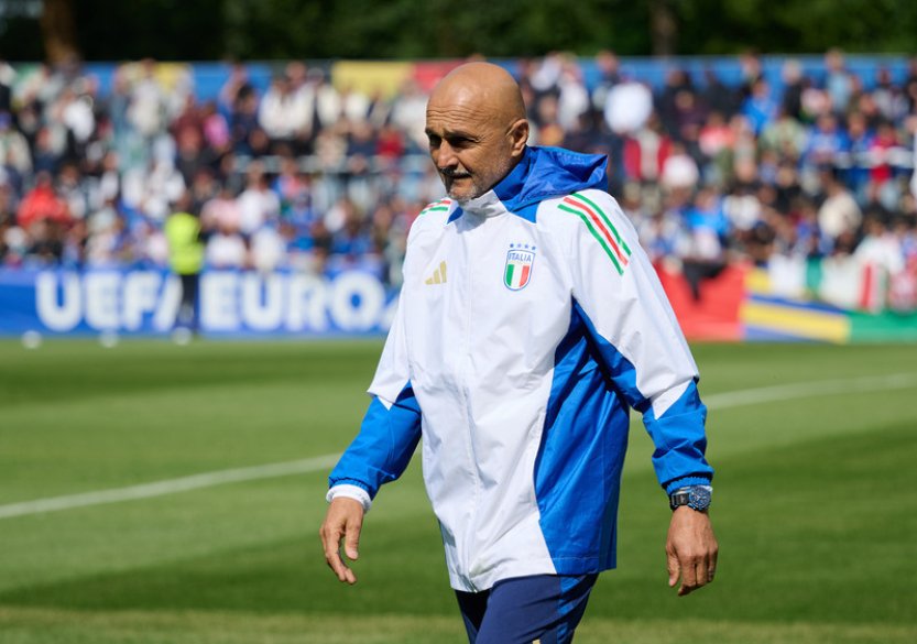 Spallettimu se stýská po starých časech, Italům zakázal PlayStation i sluchátka