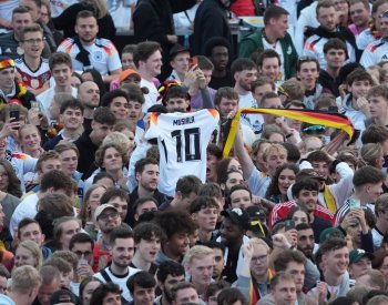 Německo - mistr, skandovala plná fan zóna v Hamburku, fotbalem `žilo` i metro