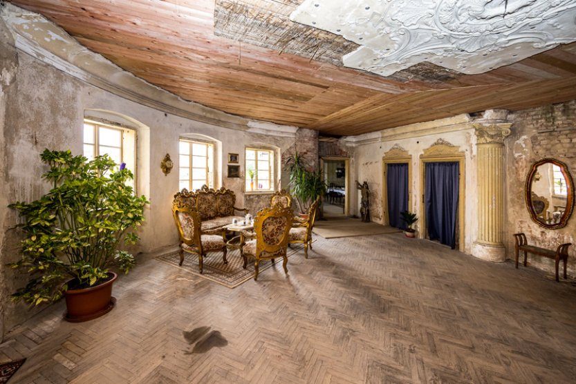 Barokní zámek Poláky na Chomutovsku se po opravě otevřel veřejnosti