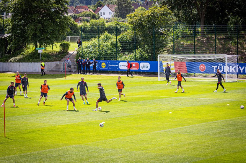 Fotbalisté Turecka vyzvou v úterý v