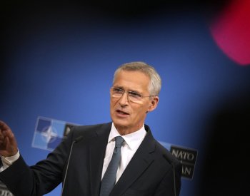 NATO podle Stoltenberga diskutuje o rozmístění dalších jaderných zbraní