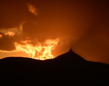 Liberecký kraj jedná o možné koupi hotelu a vysílače Ještěd