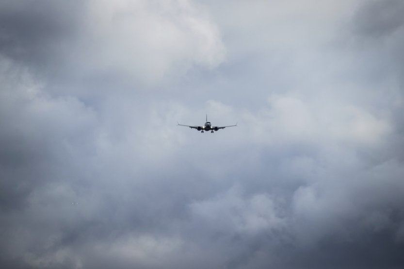 Boeing 737 MAX se dostal do nebezpečných bočních kmitů, vyšetřují to úřady v USA