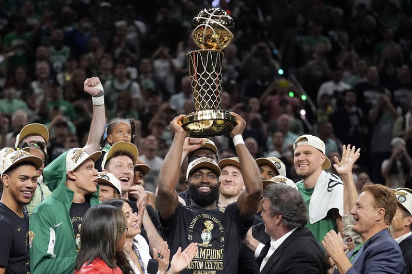 Boston ovládl páté finále a získal rekordní osmnáctý titul v NBA