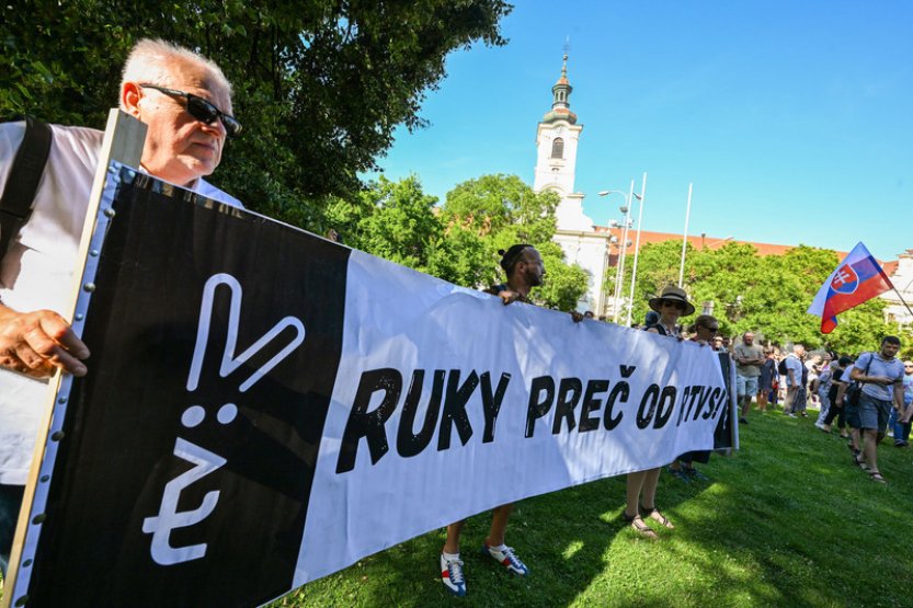 Slovenská vláda kvůli svým návrhům čelila v Bratislavě protestu