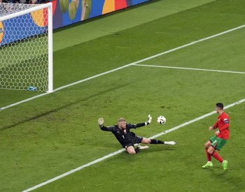 Gólman Staněk se nebude chlácholit vychytáním Ronalda, zastal se Hranáče