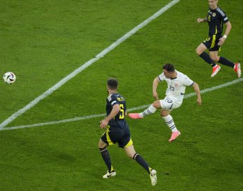 Švýcarští fotbalisté hráli se Skotskem 1:1, na vlastní gól odpověděl Shaqiri