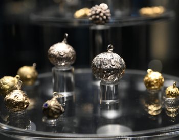 Klenotnice Velké Moravy v Modré představuje raně středověké šperky