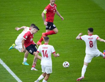 Rakouští fotbalisté porazili na Euru 3:1 Polsko a vrátili se do boje o postup