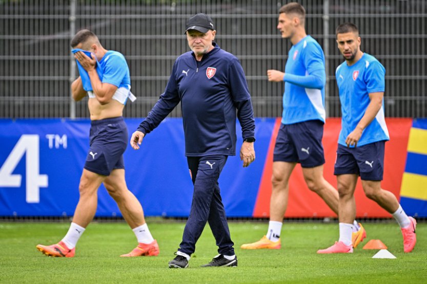 Hašek nabádá hráče k větší odvaze dopředu, naznačil změny v sestavě