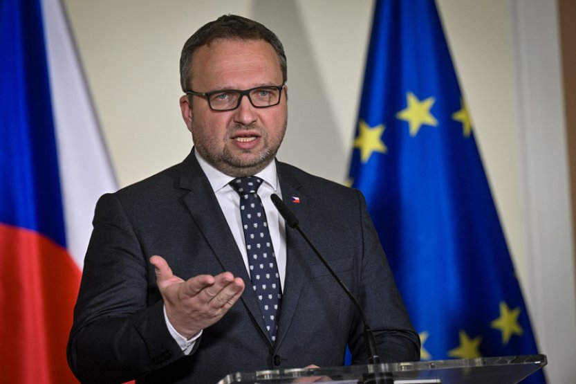 Jurečka navrhne zvýšení platů části zaměstnanců veřejné sféry