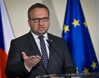 Jurečka navrhne zvýšení platů části zaměstnanců veřejné sféry