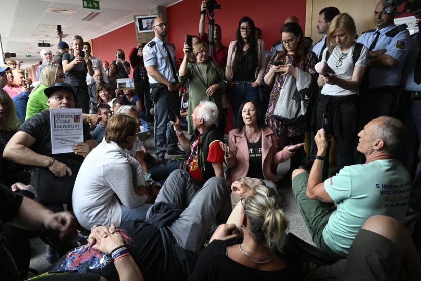 Vávra: Soud nemůže lidem preventivně zakázat vstup do budovy