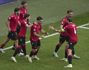 Gruzínci sní o první historické výhře a postupu, Portugalci mohou šetřit hvězdy