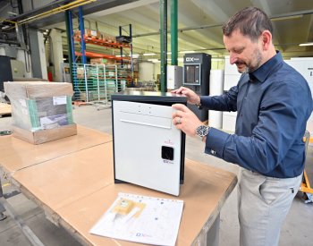 Firma OX Point začala v Pelhřimově vyrábět boxy pro doručování zásilek domů