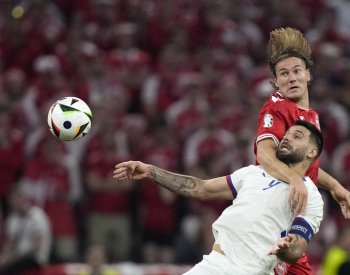 Dánsko remizovalo se Srbskem a postoupilo do osmifinále Eura
