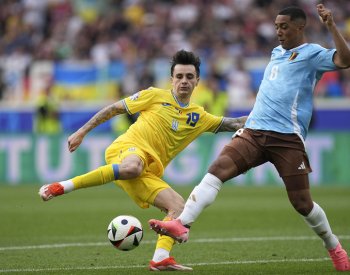 Belgie ubránila remízu a v osmifinále ji čeká Francie, Ukrajina končí