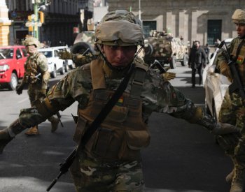 Bolivijská armáda vpadla do sídla prezidenta, ten mobilizuje lidi proti puči