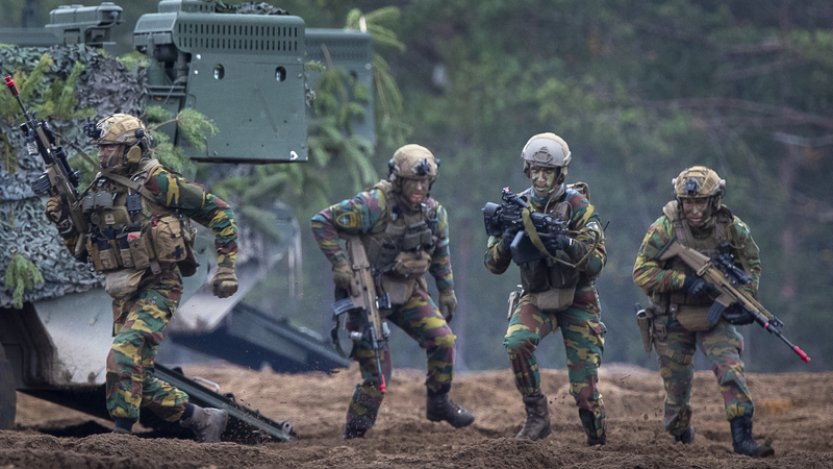 Polsko a Pobaltí vyzývají EU k vybudování obranné linie u Ruska a Běloruska