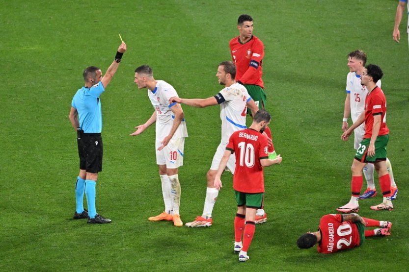 Česko má na ME druhý nejvyšší počet karet, Souček patřil k nejlepším běžcům