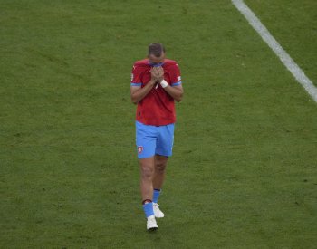 Barák vzal po příletu fotbalistů do Prahy porážku s Tureckem na sebe