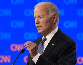Bidenovi sponzoři po jeho nejistém vystoupení v debatě uvažují, co dál