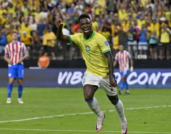 Vinícius Júnior pomohl dvěma góly k výhře Brazilců nad Paraguayí
