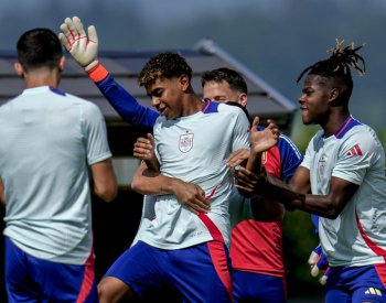 Suverénní Španělé se utkají v osmifinále s překvapením Eura Gruzií