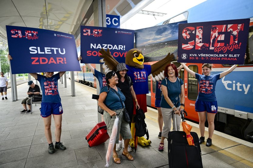 Do Prahy se začaly sjíždět tisíce sokolů na slet, začne v neděli