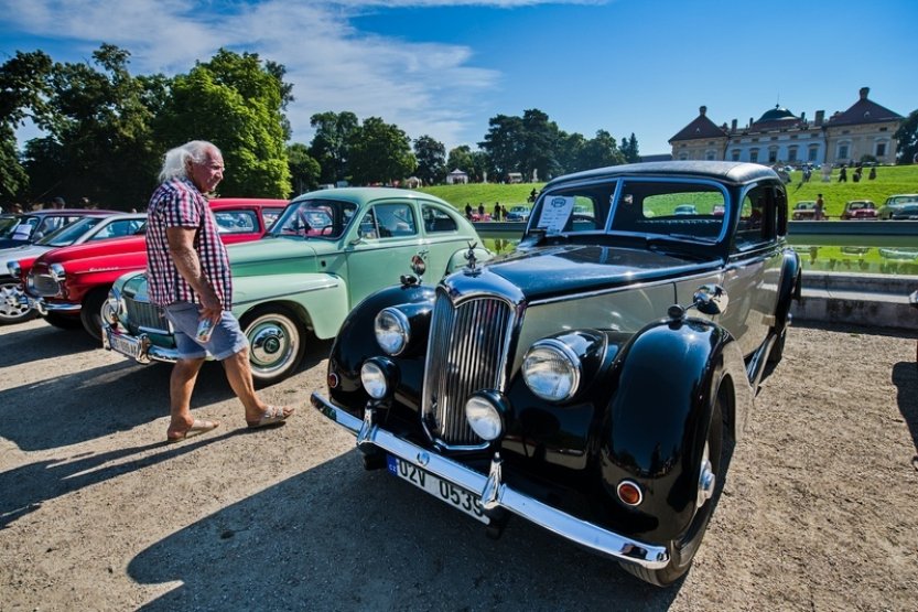 Ve Slavkově u Brna je k vidění téměř tisíc historických vozidel