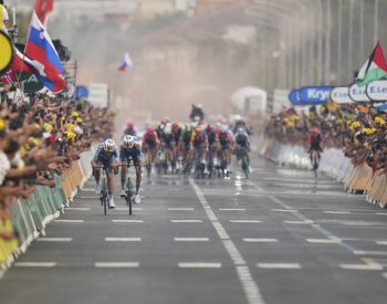 Hirt dostal na zlomené zuby anestetika a bude na Tour de France pokračovat