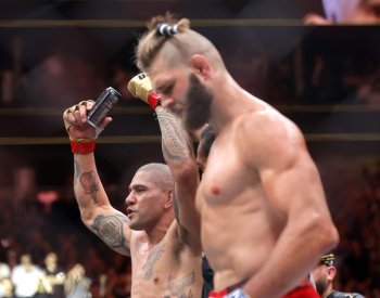 Procházka pás šampiona UFC nezískal, Pereira jej opět knokautoval