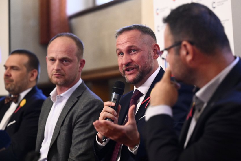 Baxa: Vláda připraví ústavní změnu ke kontrole veřejnoprávních médií NKÚ