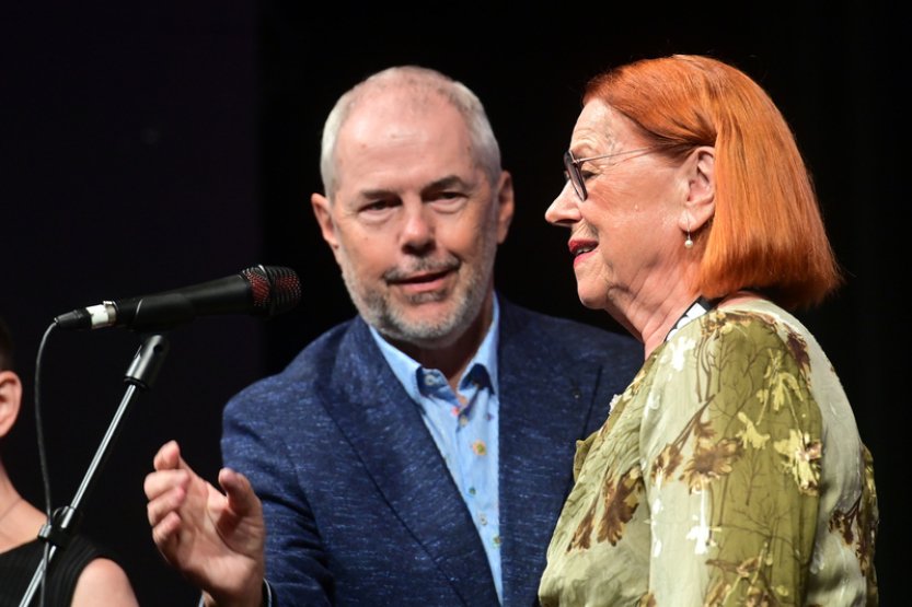 Herečka Iva Janžurová uvedla v K.Varech dokument své dcery nazvaný Janžurka