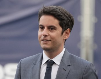 Premiér Francie upustil od kontroverzní reformy podpory v nezaměstnanosti