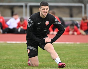 Fotbalista David Jurásek stráví na hostování v Hoffenheimu i následující sezonu