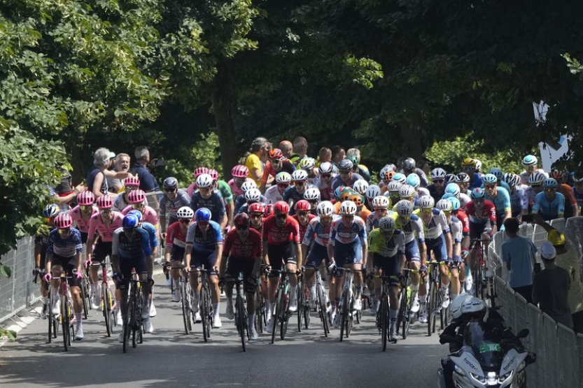 Tour de France se vrací do Francie, cyklisty čeká vrchařská prověrka