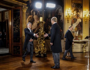 Nizozemský král uvedl do funkce Schoofovu vládu, Rutteho éra po 14 letech končí