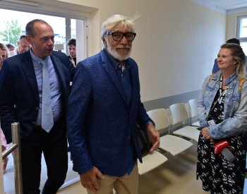 Bartoška se stal patronem nových onkologických ambulancí v karlovarské nemocnici