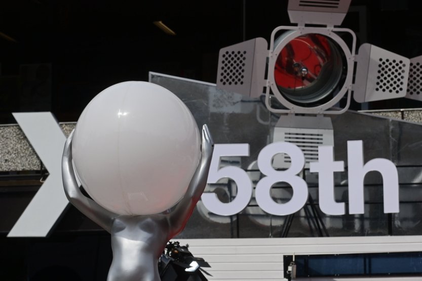 Karlovarský festival uvede v hlavní soutěži snímek Náhlý záblesk hlubších věcí