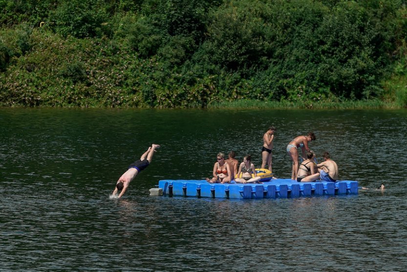 Navzdory předchozímu ochlazení jsou v řadě přírodních koupališť v ČR sinice