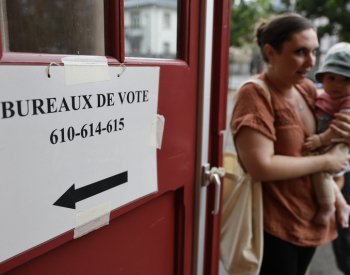 Francii čeká druhé kolo parlamentních voleb, čekají se těžká koaliční jednání