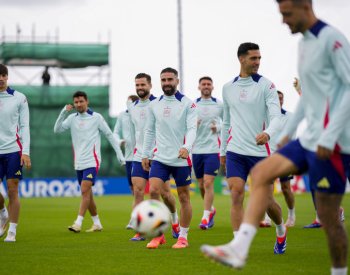 Nejúspěšnější země ME Španělsko a Německo se v pátek utkají ve čtvrtfinále